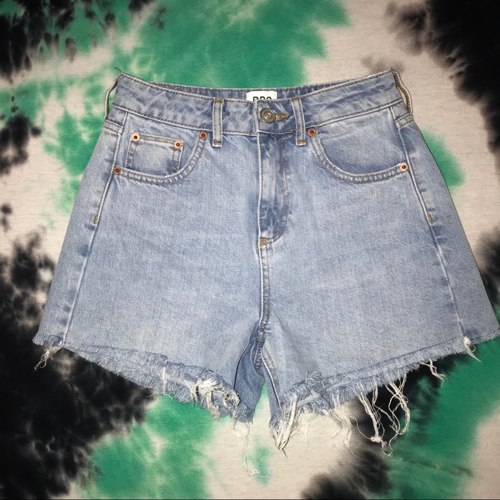 BDG MOM SHORTS